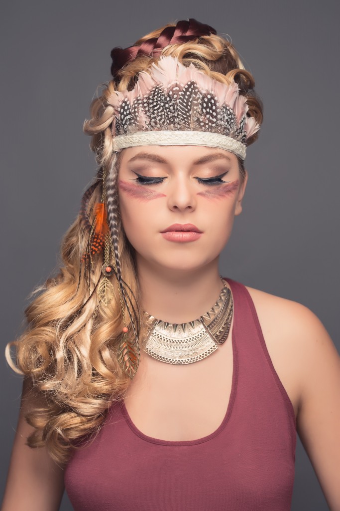 Axelle B. collection haute coiffure 2015 toque esprit indienne en plumes