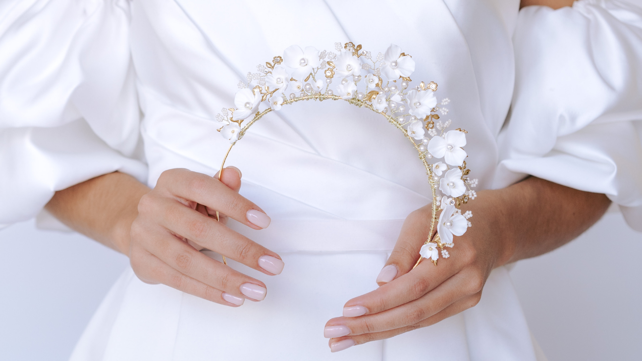 Bijoux de mariée et accessoires de mariage prêts à expédier